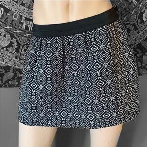 Aztec print skirt 🖤